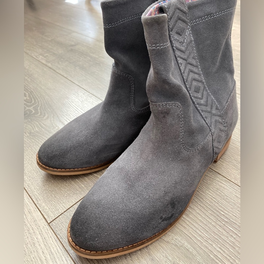 Toms Gray Suede Slouch Booties Size 8W - Picture 4 of 6